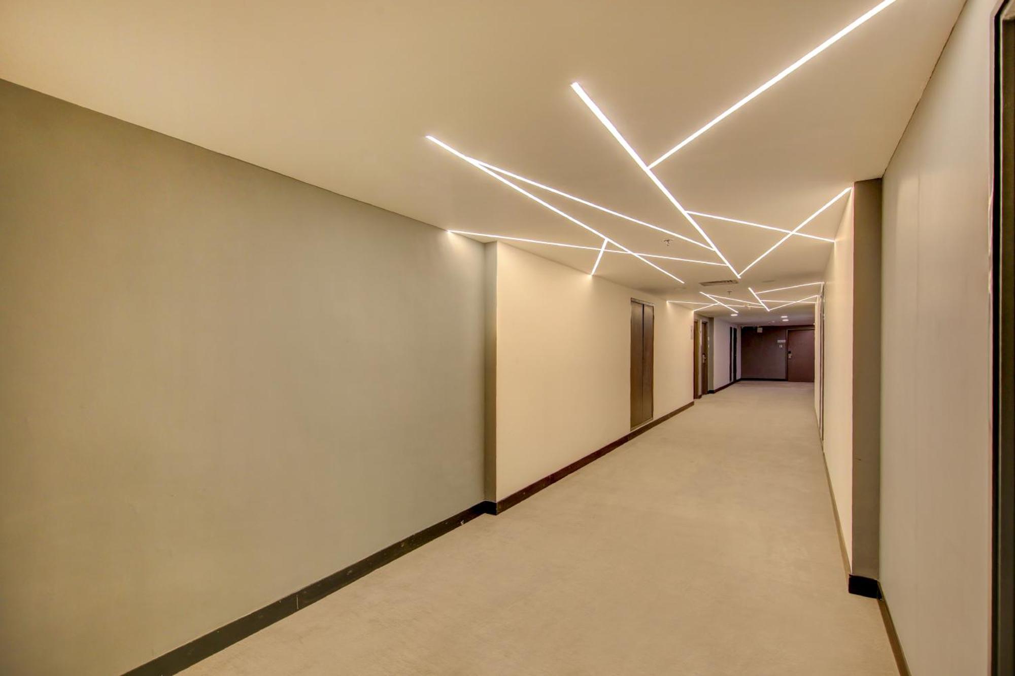 Sunday Hotel Chandigarh Zirakpur Bagian luar foto